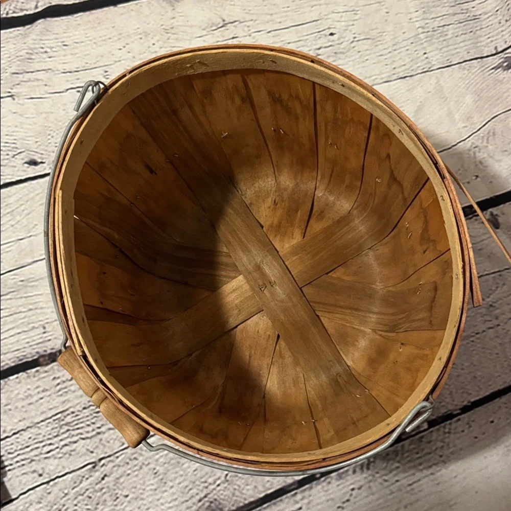 Vintage Farmhouse Rustic Fruit Basket Wooden & Metal handle